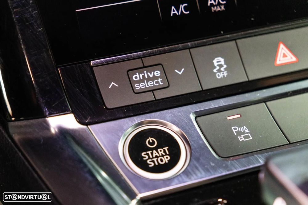Audi e-tron 55 quattro - 32
