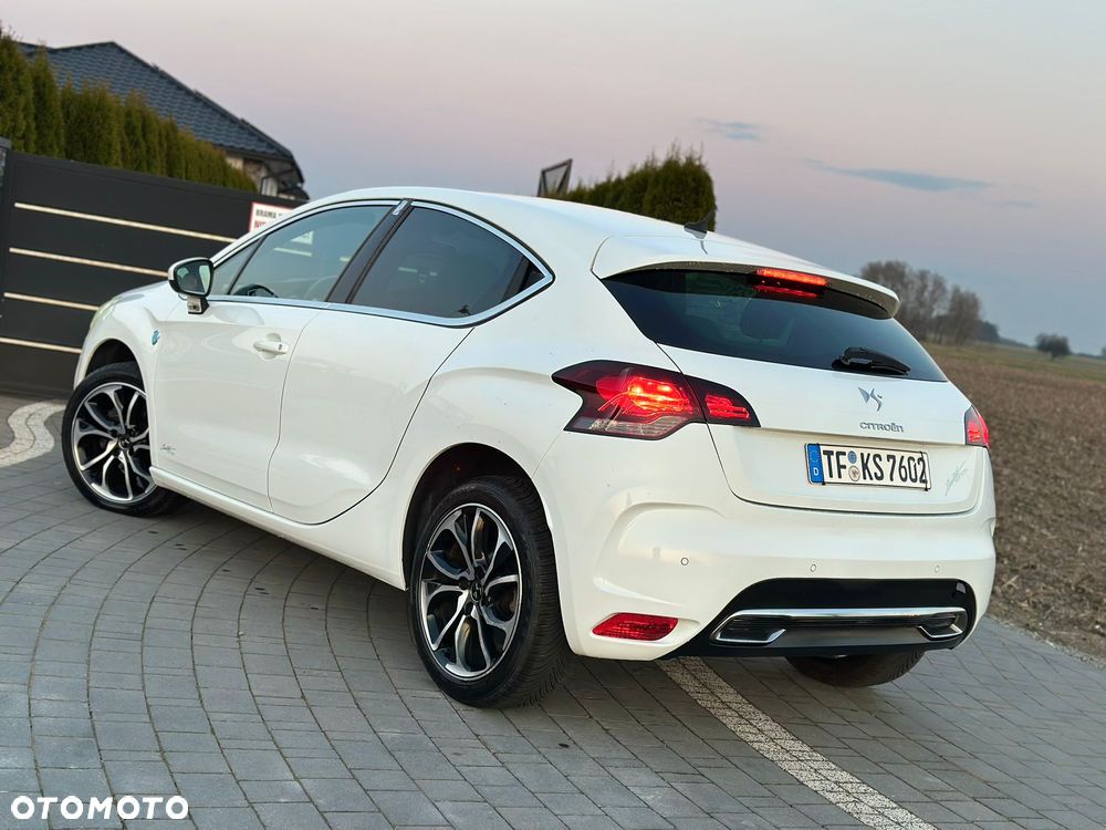 Citroën DS4 BlueHDi 120 S&S SoChic - 4