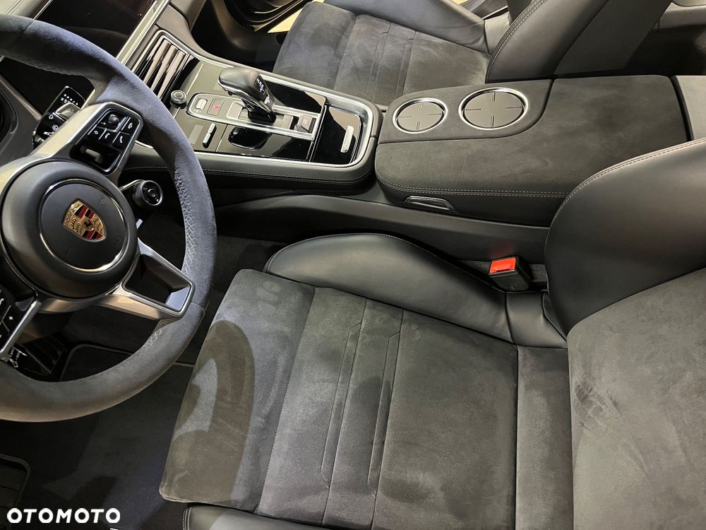 Porsche Panamera - 21