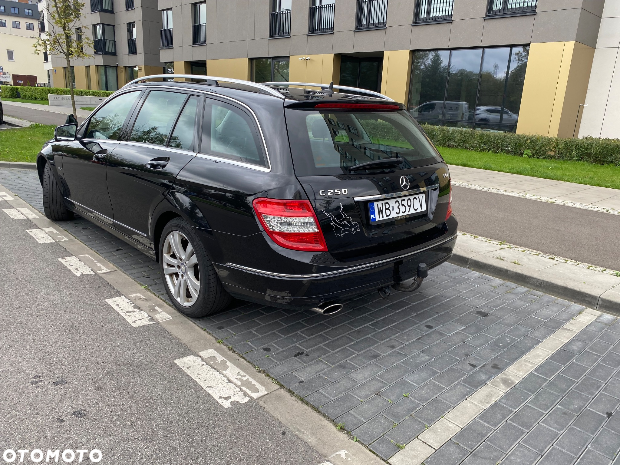 Mercedes-Benz Klasa C 250 CGI BlueEff Avantgarde - 4