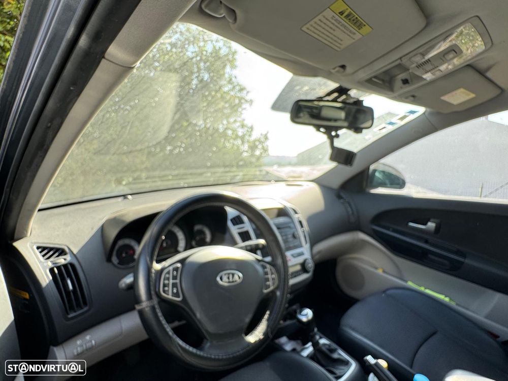 Kia Ceed - 9