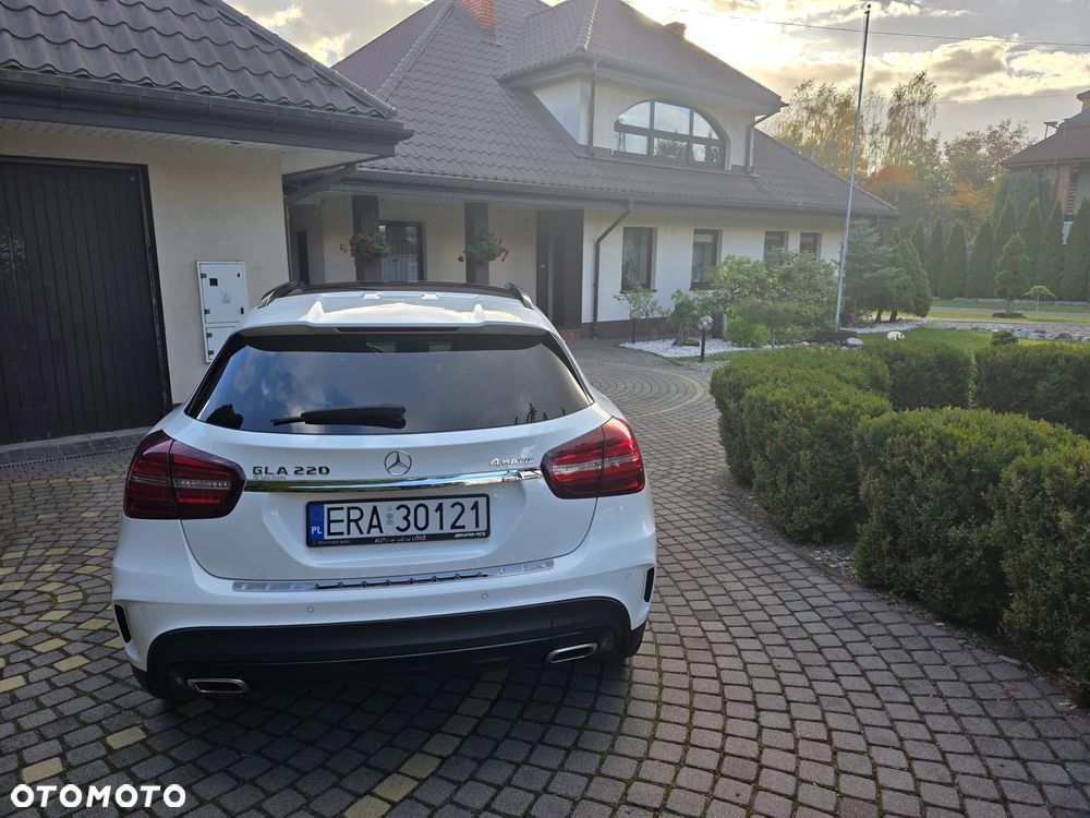 Mercedes-Benz GLA - 4