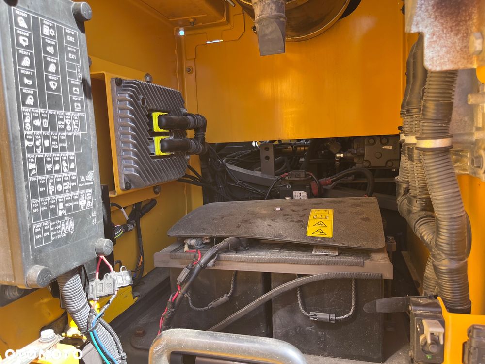 Volvo EC250EL - 25