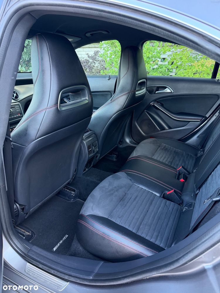Mercedes-Benz CLA 180 7G-DCT AMG Line - 29