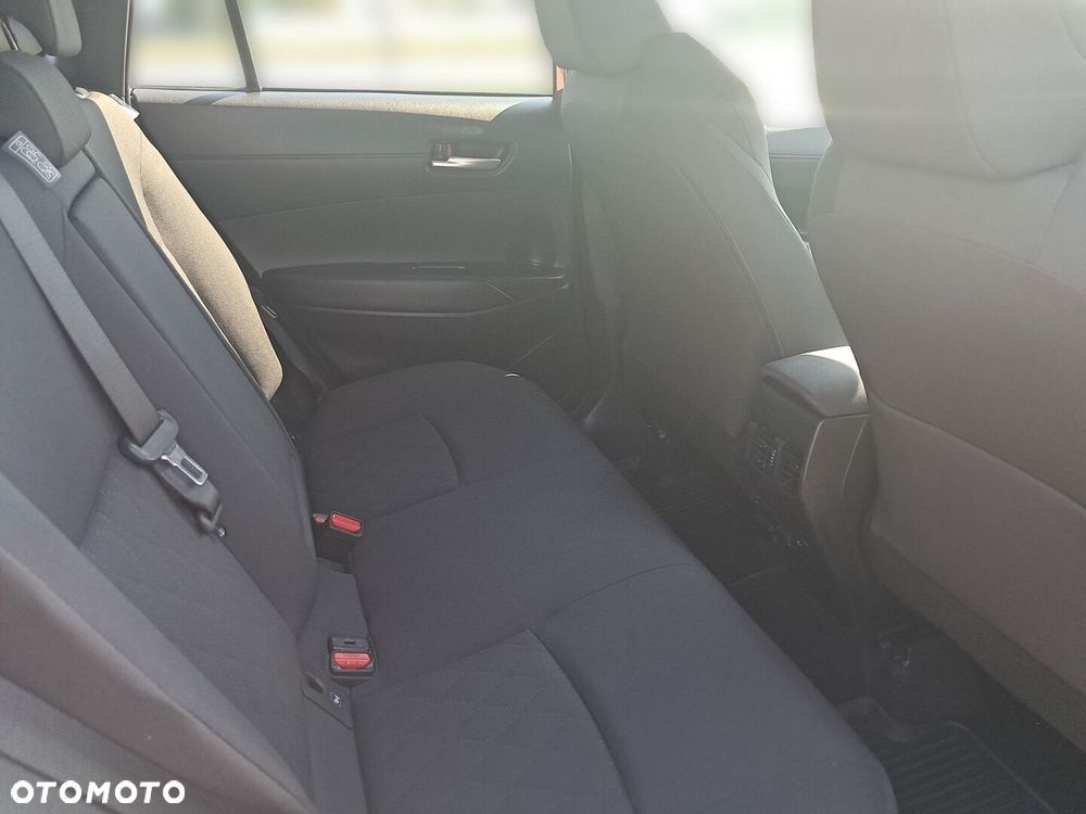 Toyota Corolla Cross - 12