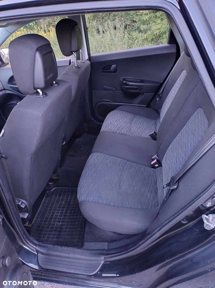 Kia Ceed - 11