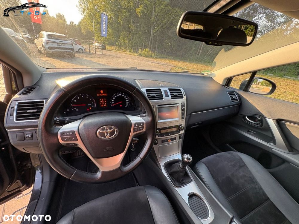 Toyota Avensis Touring Sports 1.8 Executive - 18