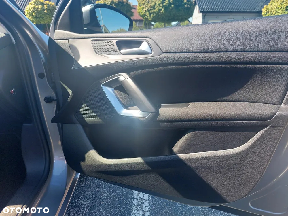 Peugeot 308 SW 1.2 PureTech Allure S&S - 20