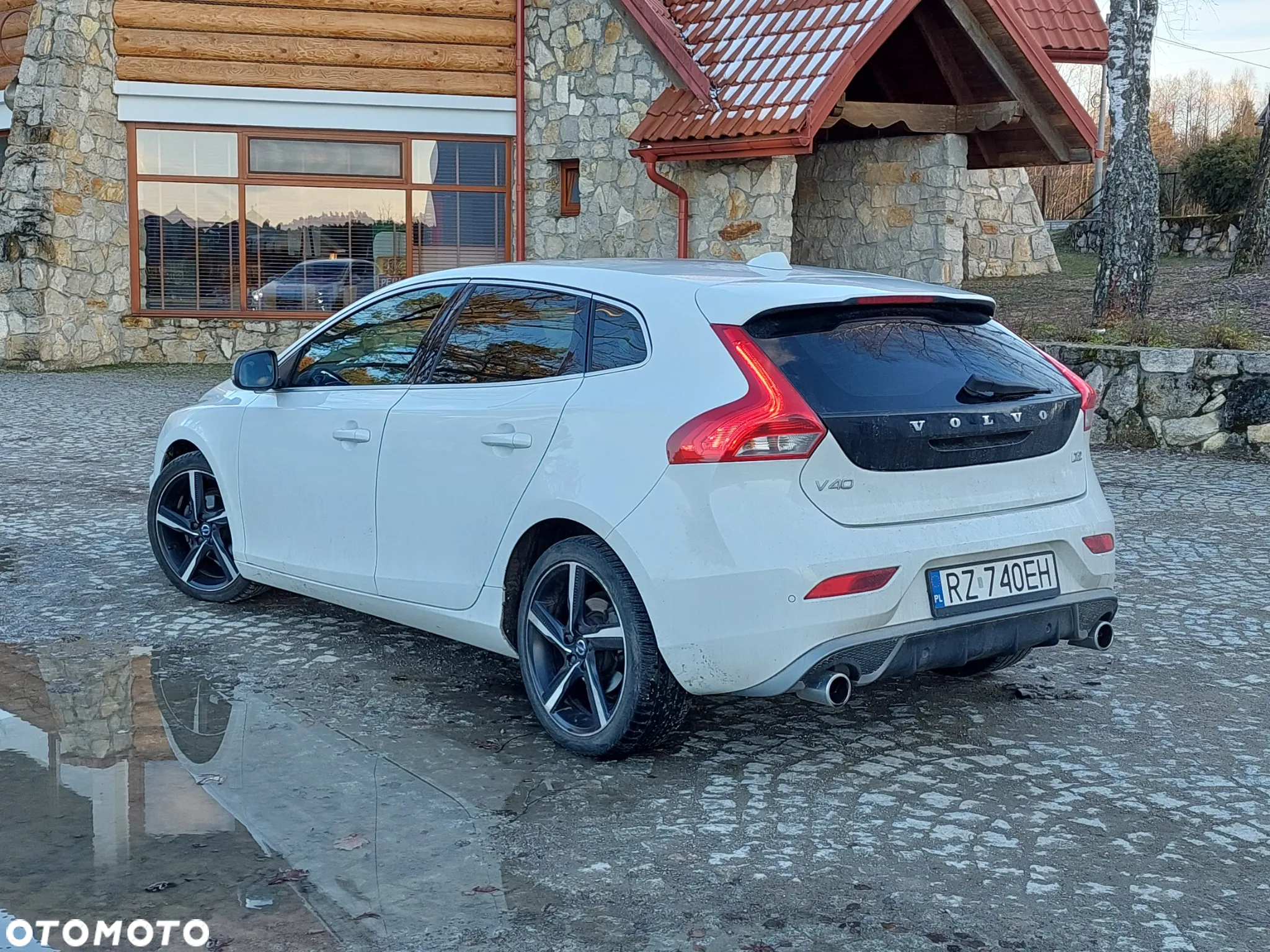 Volvo V40 D2 Drive-E R-Design Momentum - 6