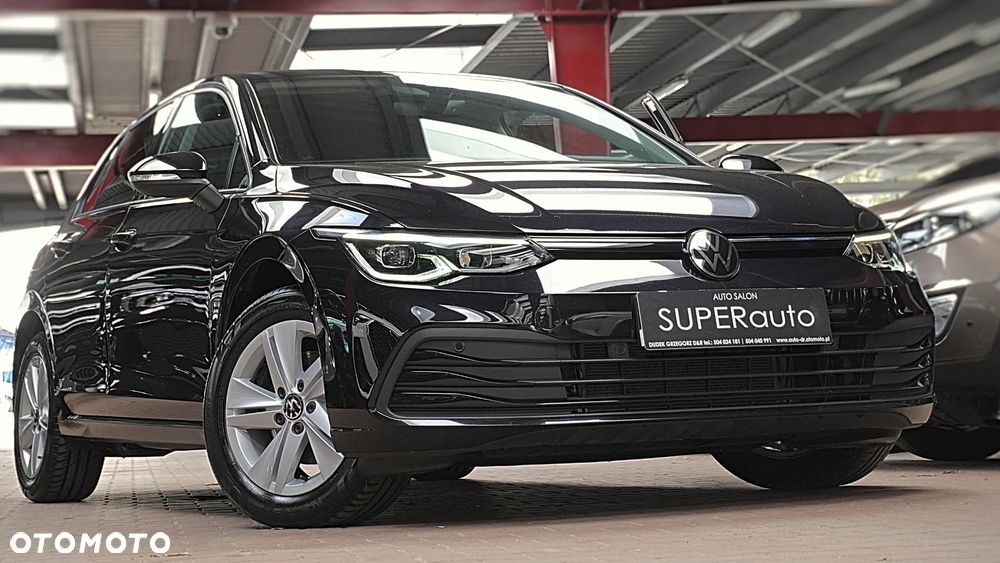 Volkswagen Golf 1.5 eTSI Life DSG - 1