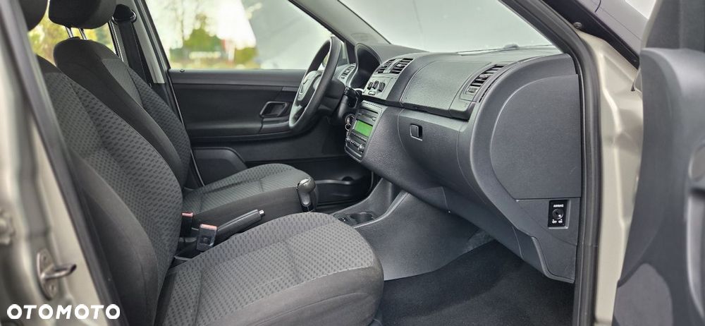 Skoda Fabia 1.2 HTP Ambiente - 22