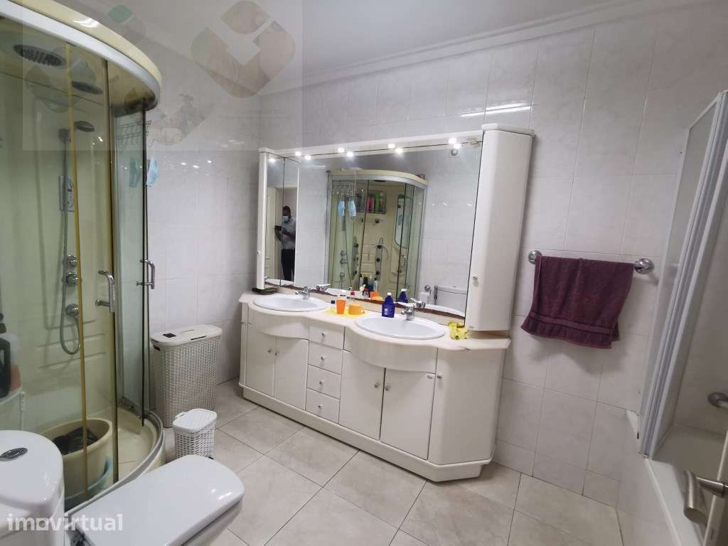 Amadora Babilónia, grandes áreas, T4, Salão, 3 wc., suite! - Grande imagem: 5/22