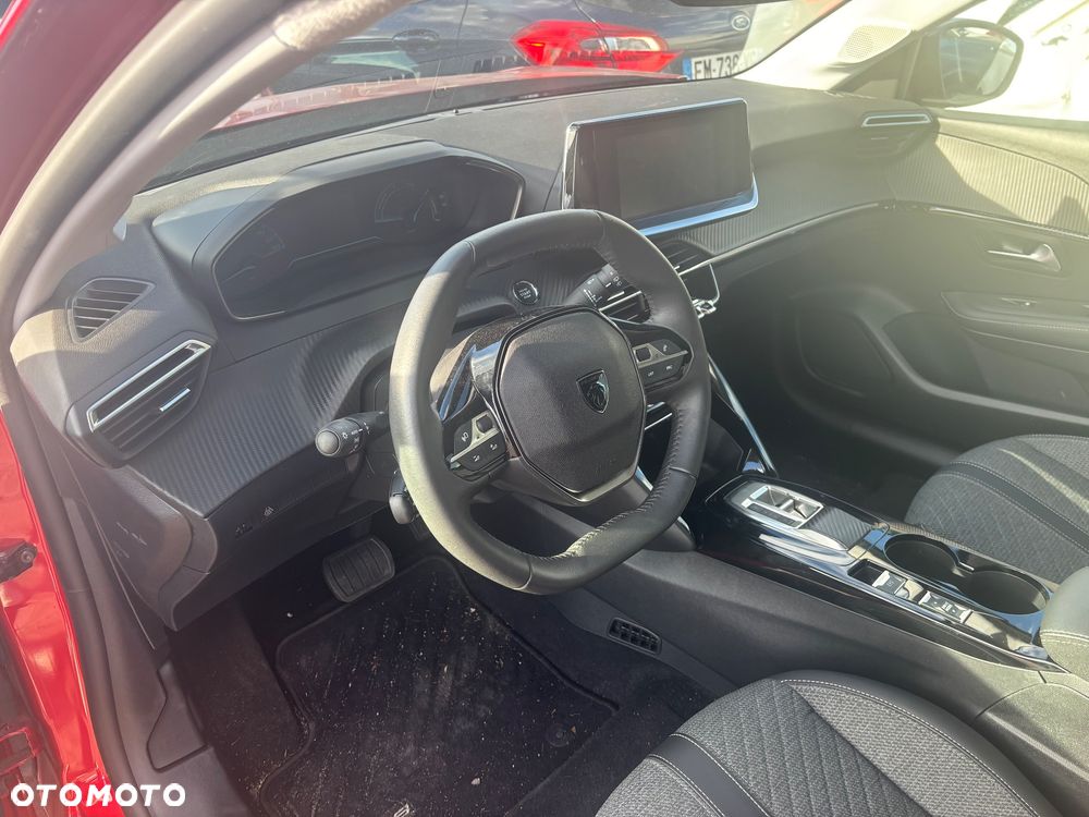 Peugeot 208 - 7