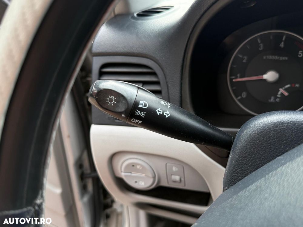 Hyundai Accent - 18