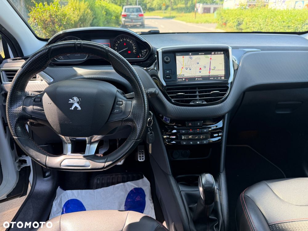 Peugeot 208 - 30