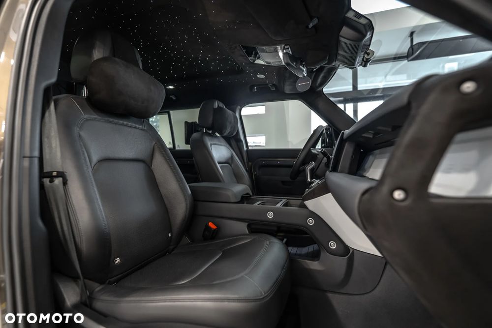 Land Rover Defender 3.0 D200 mHEV X-Dynamic HSE - 36