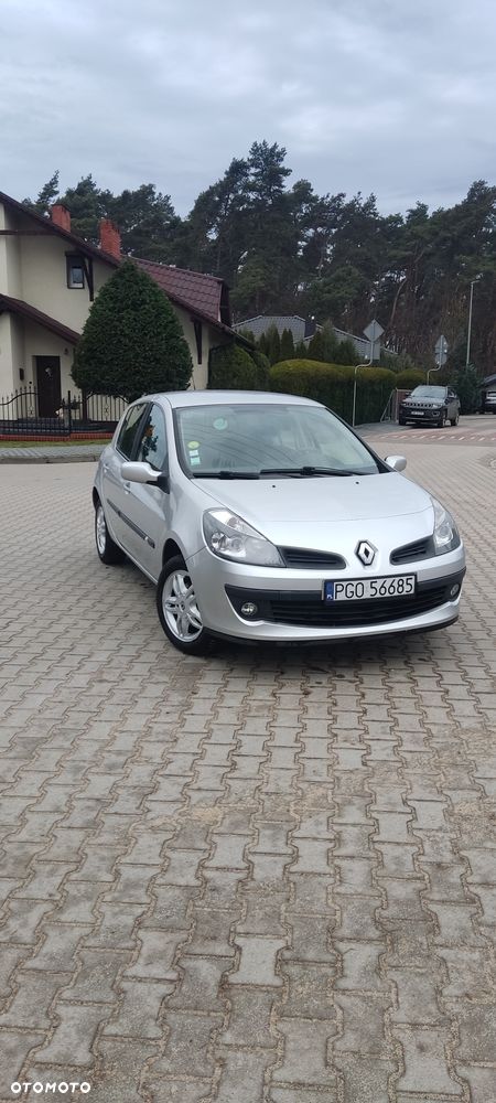 Renault Clio - 2