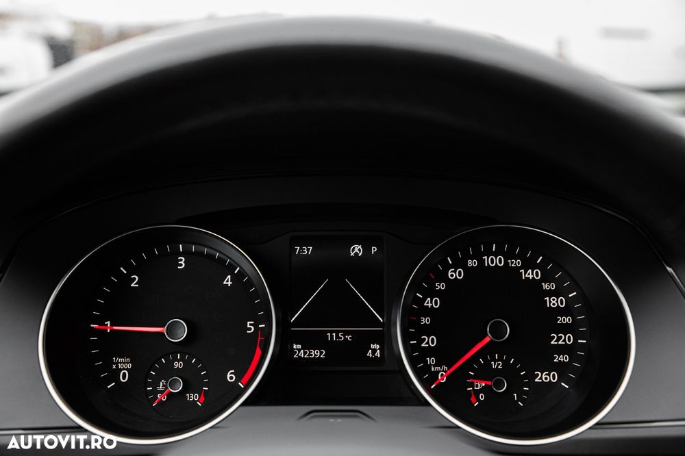 Volkswagen Passat 2.0 TDI SCR DSG Business - 19
