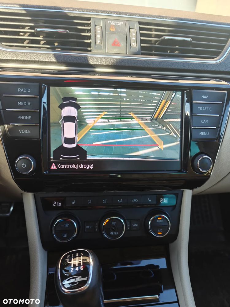 Skoda Superb 1.8 TSI L&K - 9