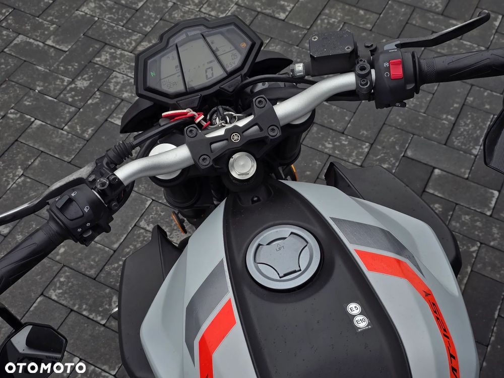 Yamaha MT - 19