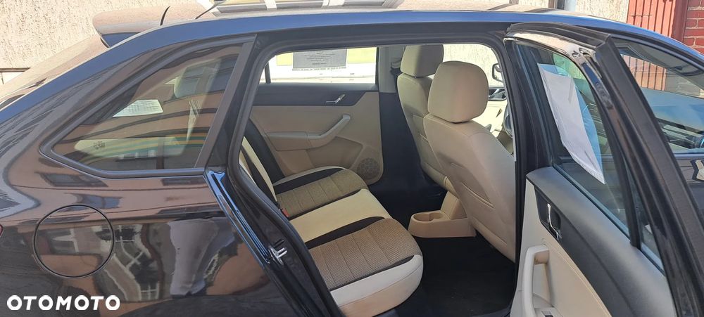 Skoda RAPID 1.2 TSI Ambition - 11