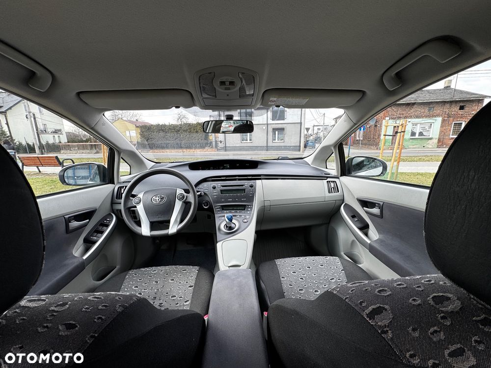 Toyota Prius - 8