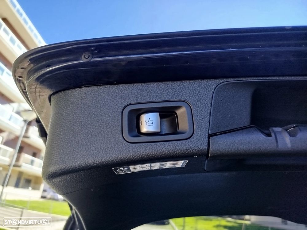 Mercedes-Benz C 300 e AMG Line - 12