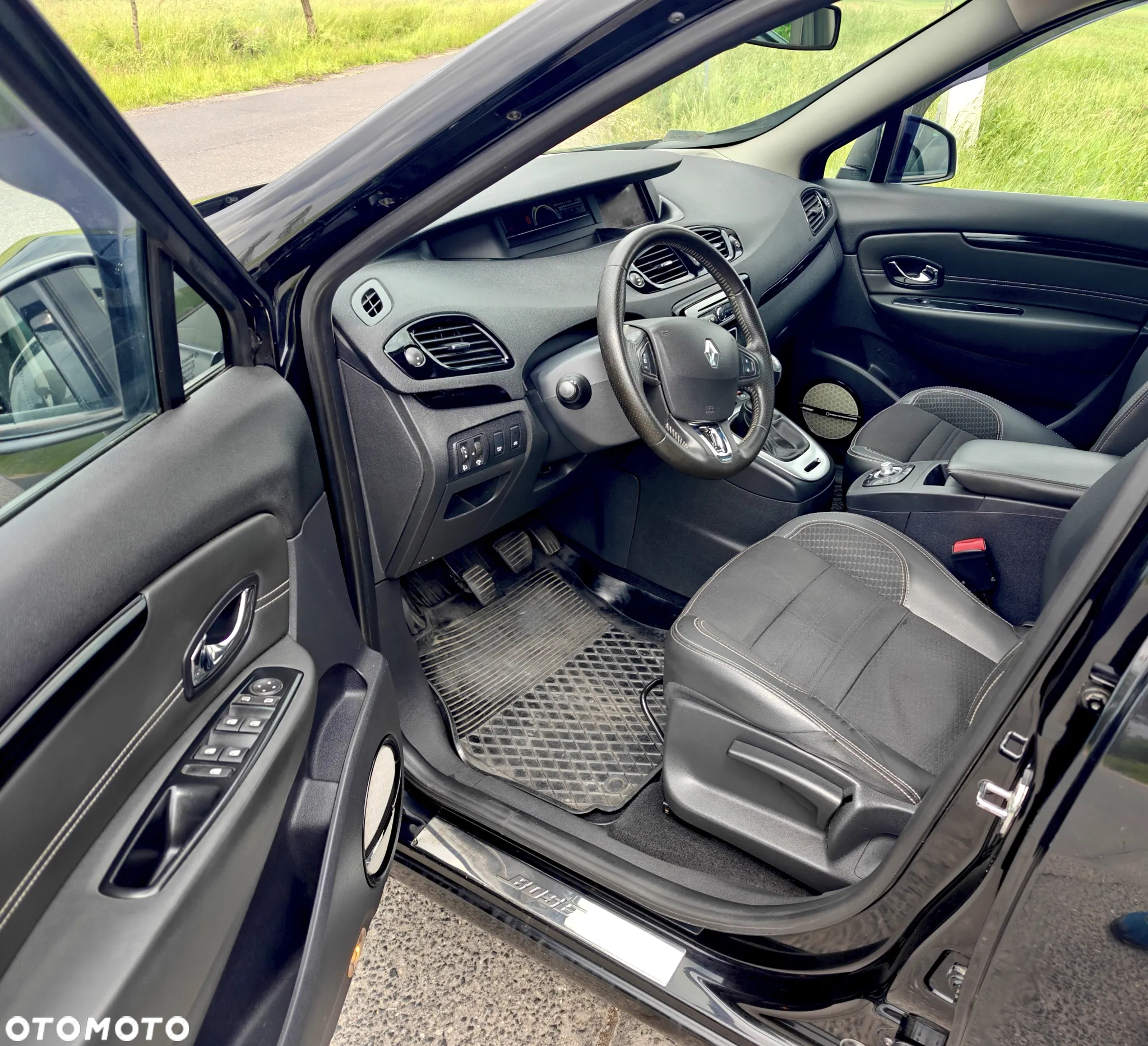 Renault Scenic 1.5 dCi Energy Bose EU6 - 17