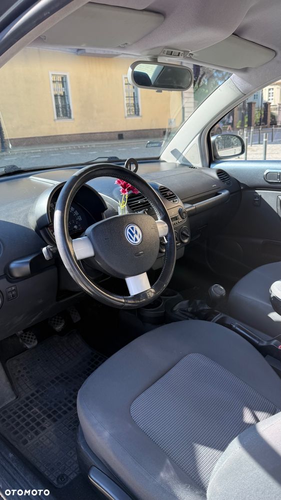 Volkswagen New Beetle - 9