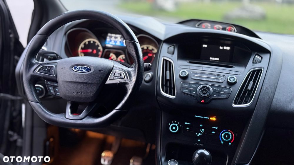 Ford Focus - 10