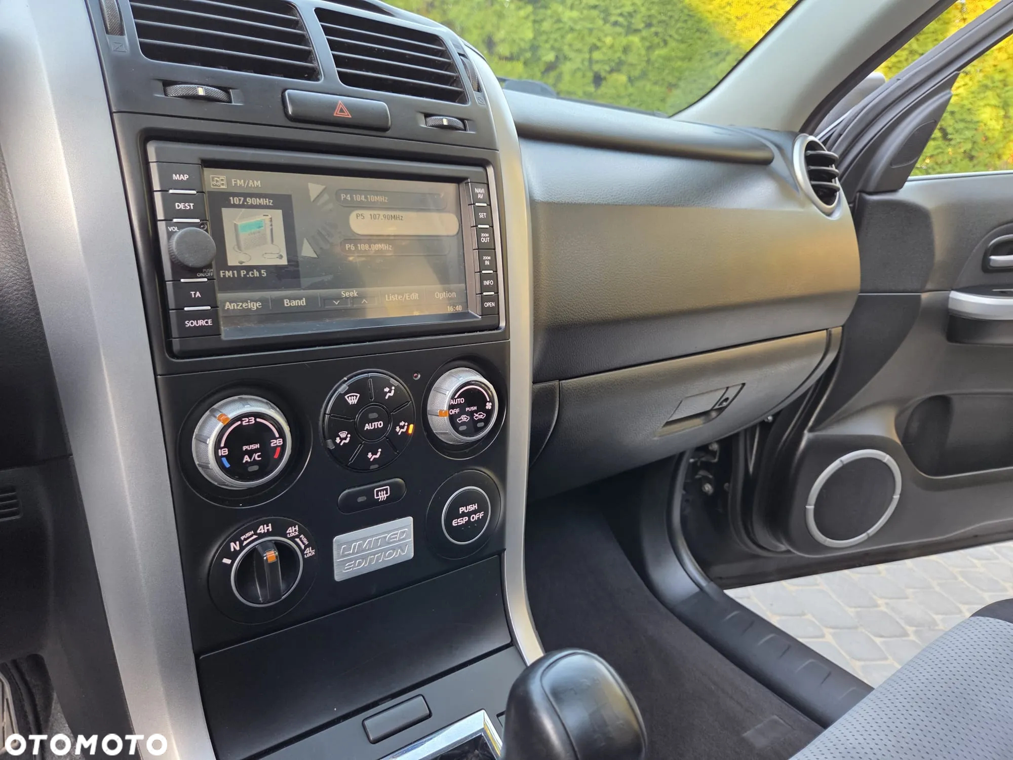 Suzuki Grand Vitara 2.0 De luxe - 22