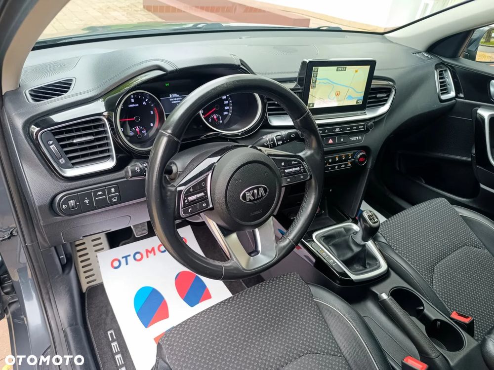 Kia Ceed 1.6 CRDi SCR L Business Line Plus - 26