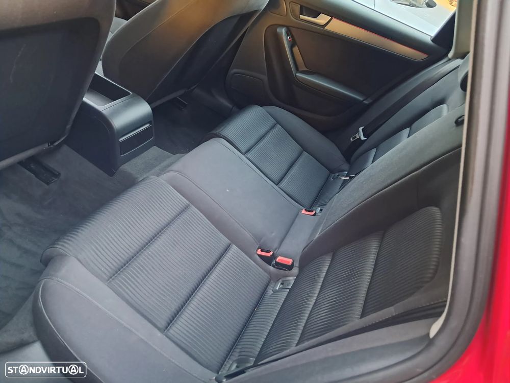 Audi A4 2.0 TDI ultra DPF Attraction - 13