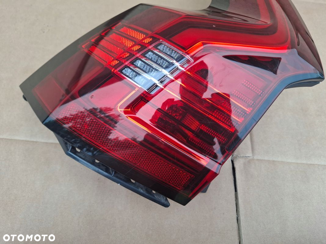 LAMPA TYLNA VOLVO V90 LIFT ORYGINAŁ - 2
