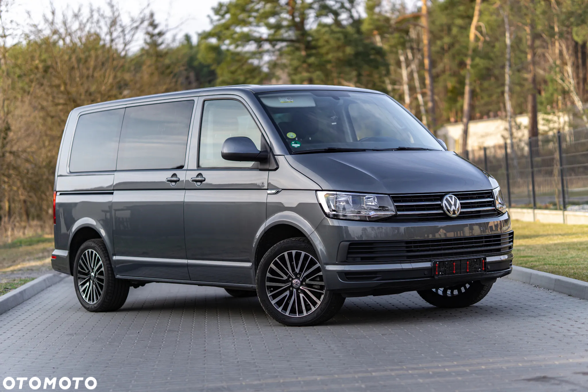 Volkswagen Multivan - 5
