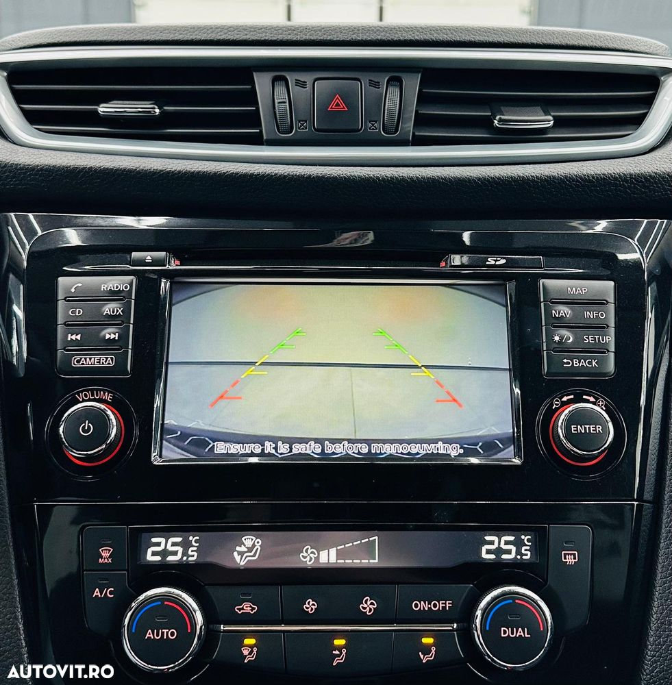 Nissan Qashqai 1.6 DCI Xtronic N-Connecta - 25