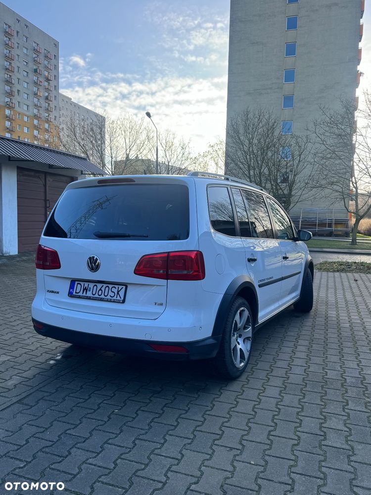 Volkswagen Touran - 8
