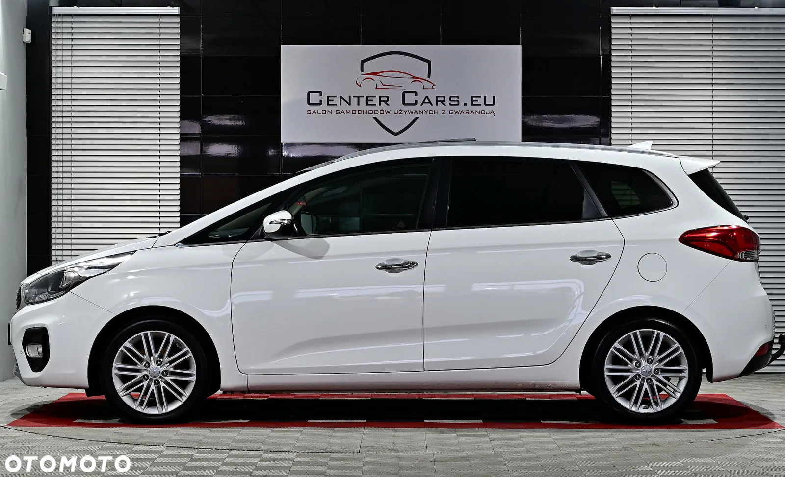 Kia Carens - 17