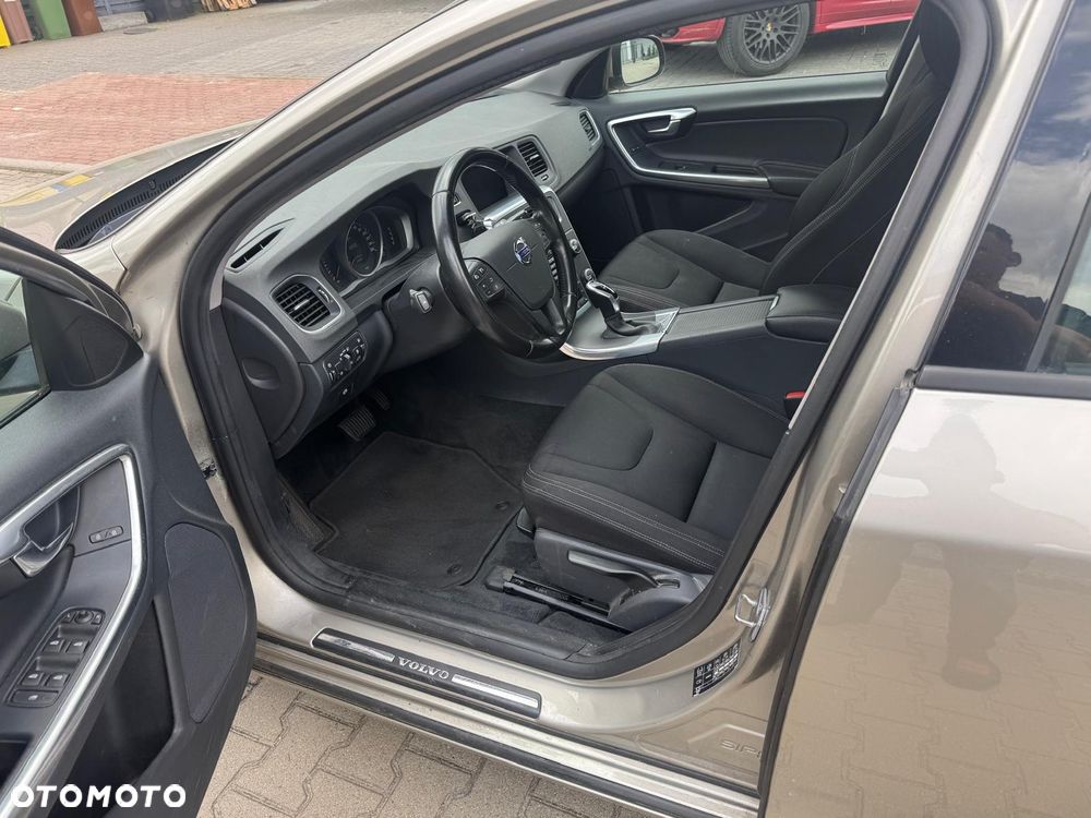 Volvo V60 D4 Geartronic Linje Business - 11