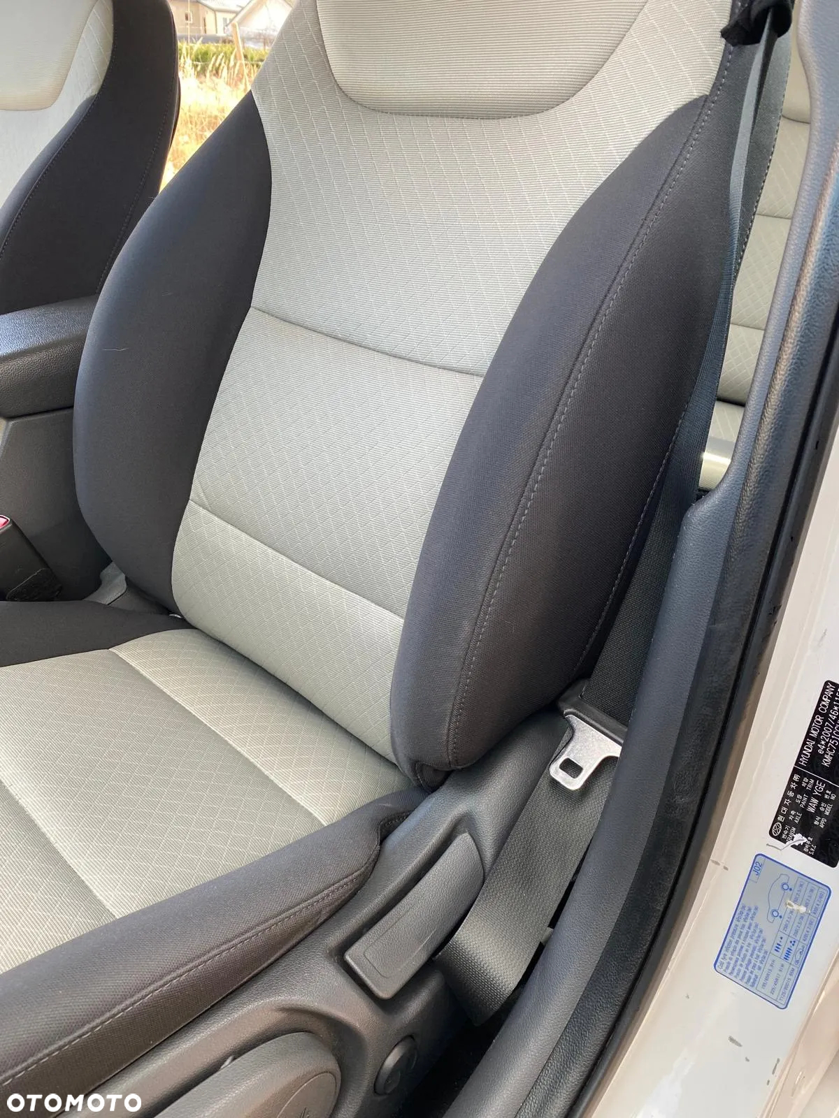 Hyundai IONIQ hybrid Business - 18