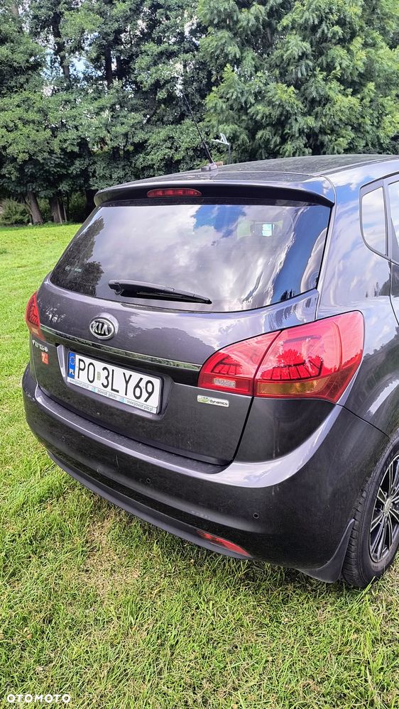 Kia Venga - 4