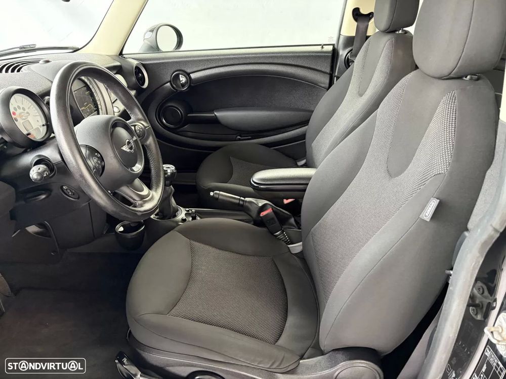 MINI Clubman Cooper D - 10