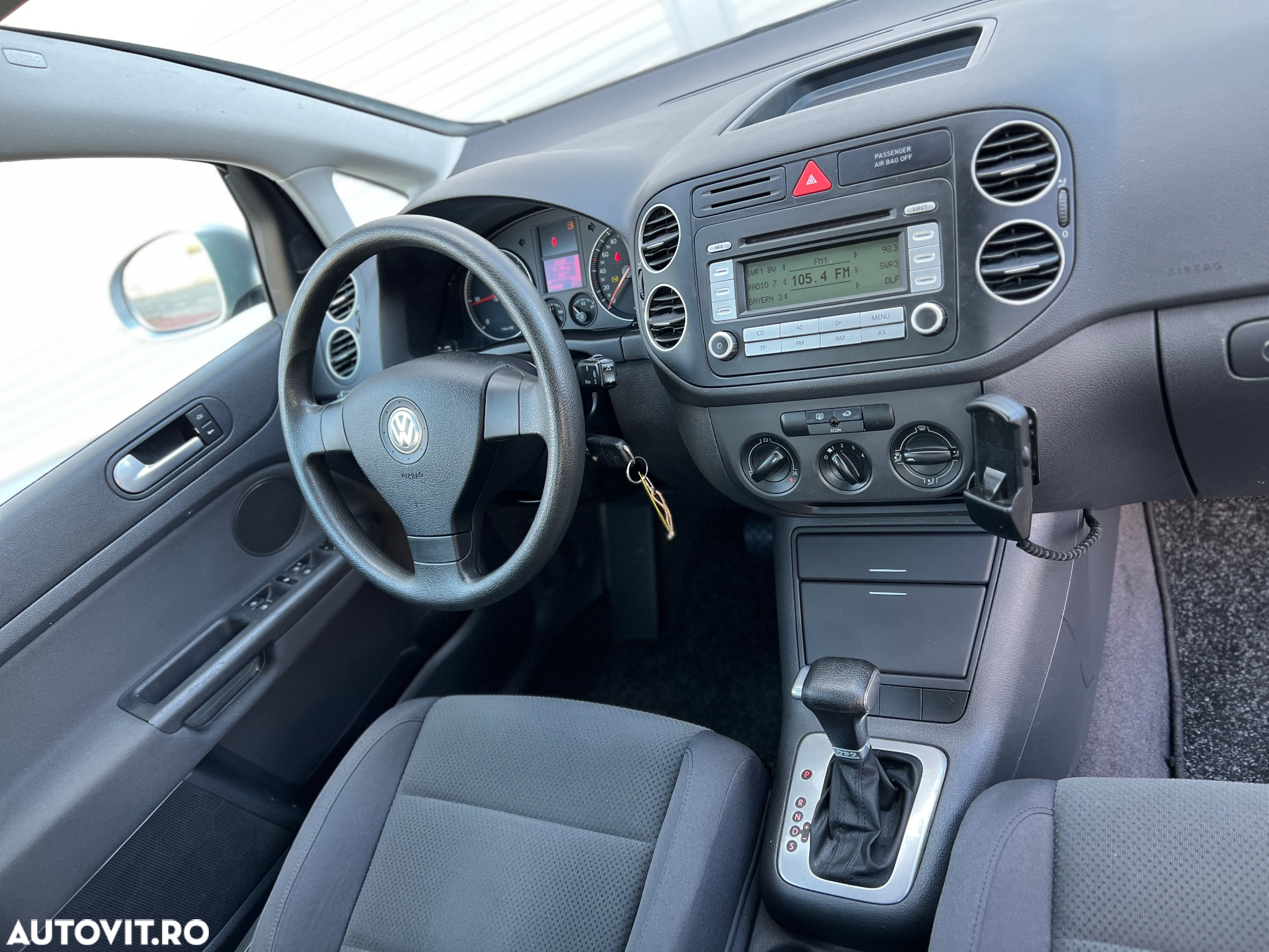 Volkswagen Golf Plus 1.9 TDI Comfortline DSG - 9
