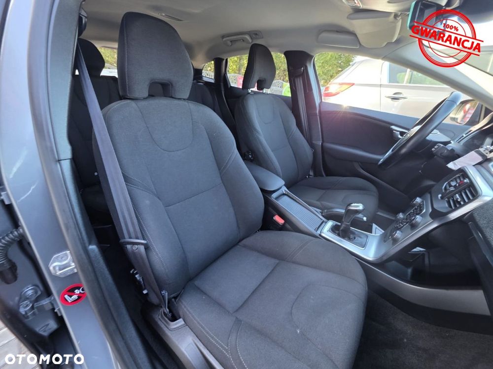 Volvo V40 - 23