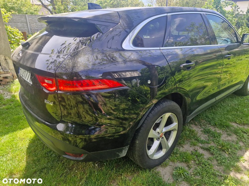 Jaguar F-Pace 2.0 i4D AWD Pure - 4
