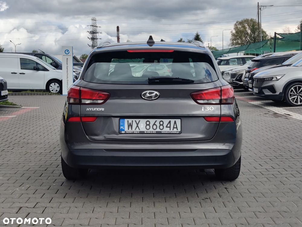 Hyundai i30 1.4 Classic + - 6