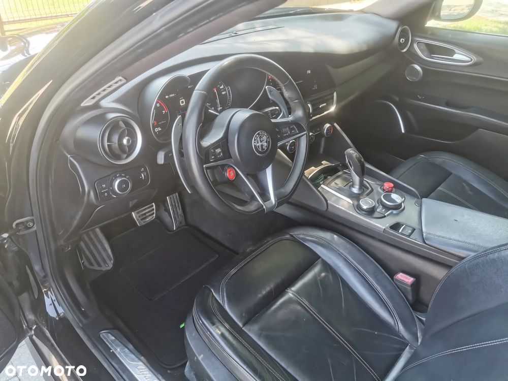 Alfa Romeo Giulia - 5