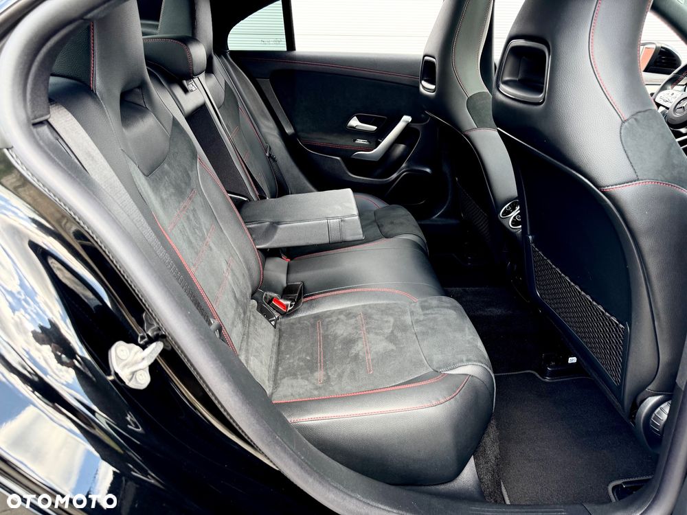 Mercedes-Benz CLA 200 7G-DCT Edition AMG Line - 31
