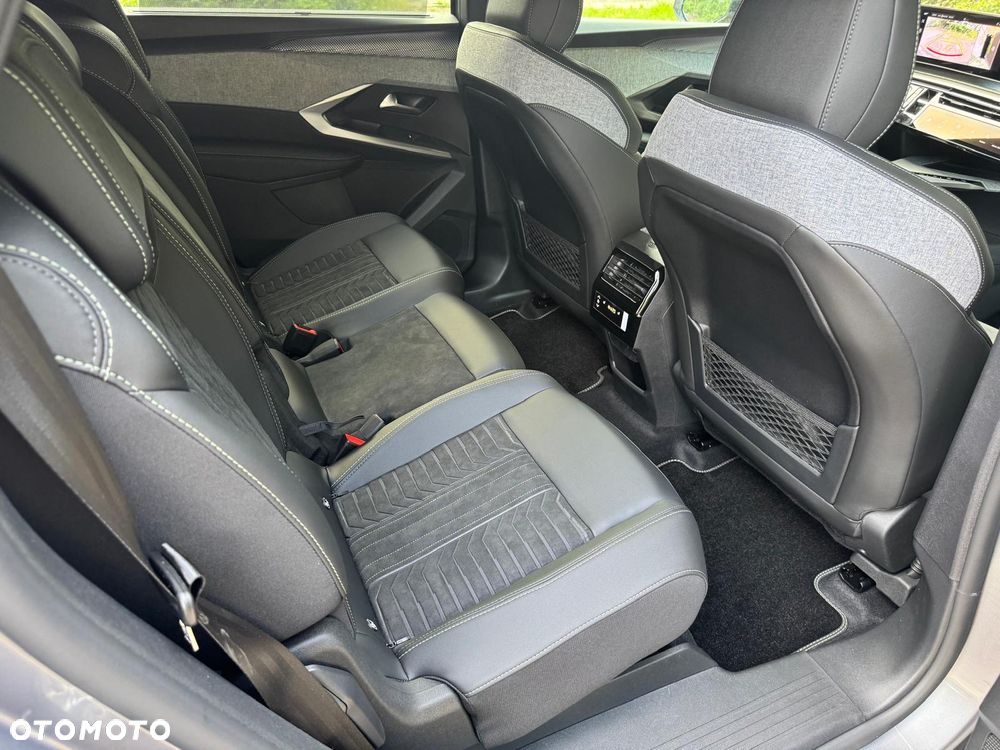 Peugeot 5008 1.2 PureTech mHEV Allure Pack S&S e-DCS6 - 11