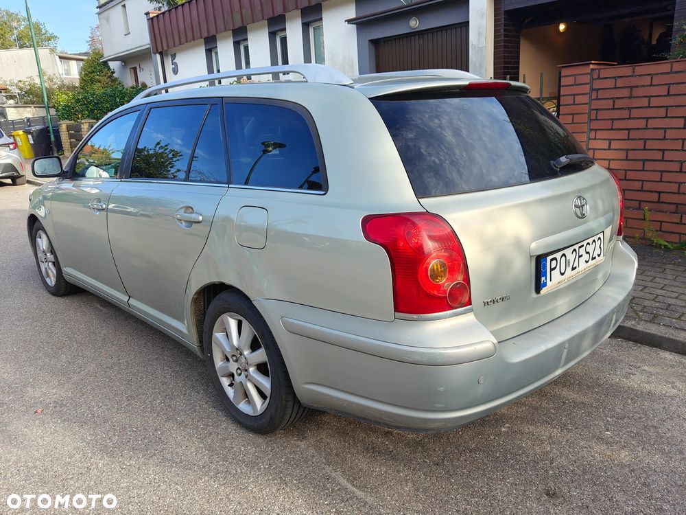 Toyota Avensis - 4